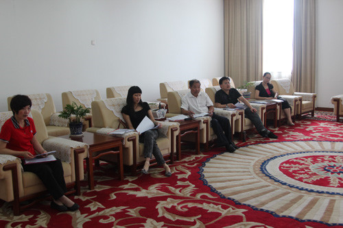 赛城集团工会二届二次会员职工代表大会在家纺城隆重召开