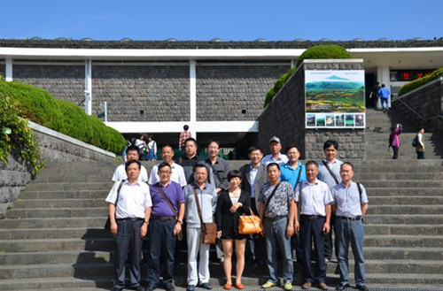 赛城集团管理高层组团赴韩国济州岛旅游观光