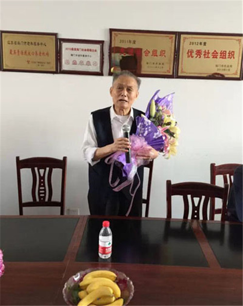 海门市老年服务中心入住老人自发举办京剧票友联谊会
