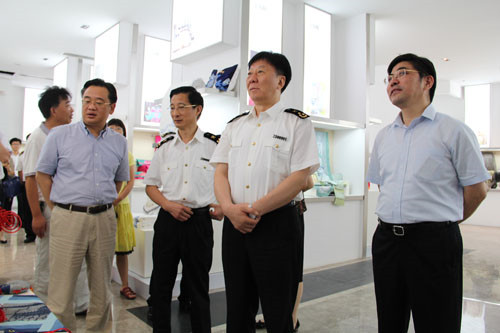 南京海关关长薛金楼一行前来叠石桥专题调研市场采购方式