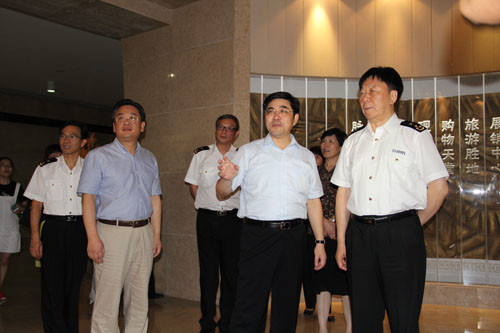 南京海关关长薛金楼一行前来叠石桥专题调研市场采购方式