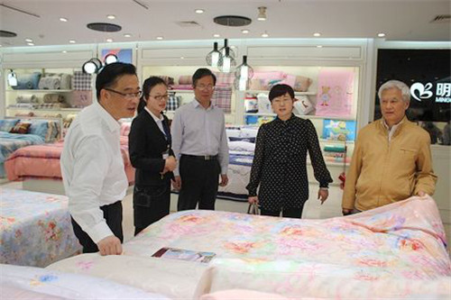江苏省外汇管理局专职局长陶为群在海门工业园区专题调研叠石桥市场采购贸易方式