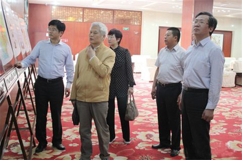 江苏省外汇管理局专职局长陶为群在海门工业园区专题调研叠石桥市场采购贸易方式