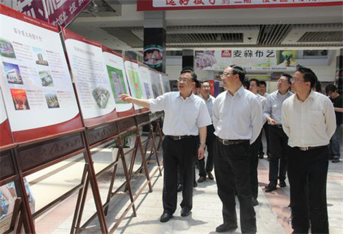 江苏省委研究室领导调研叠石桥市场采购贸易试点工作