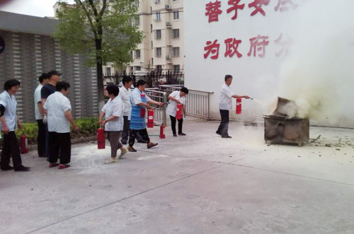 海门市老年服务中心举行消防培训和演练活动