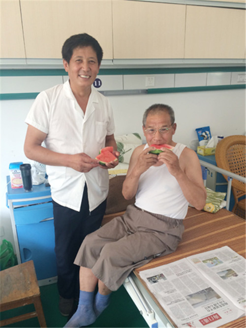 海门市老年服务中心为使老人安然度夏 切实采取防暑降温措施