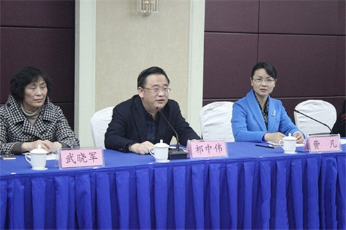 新疆建设兵团党政领导江苏研修班学员考察团专题调研叠石桥家纺城和家纺产业集群