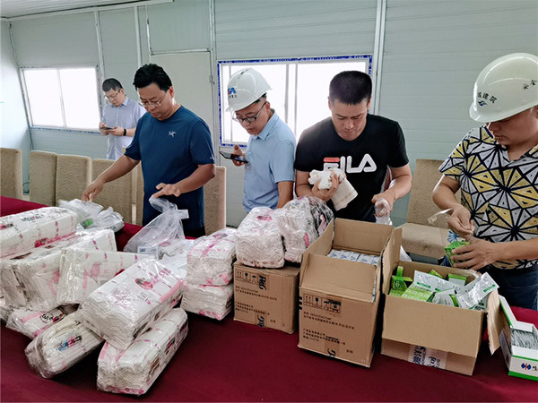 赛城建筑公司领导赴工地一线开展高温慰问活动
