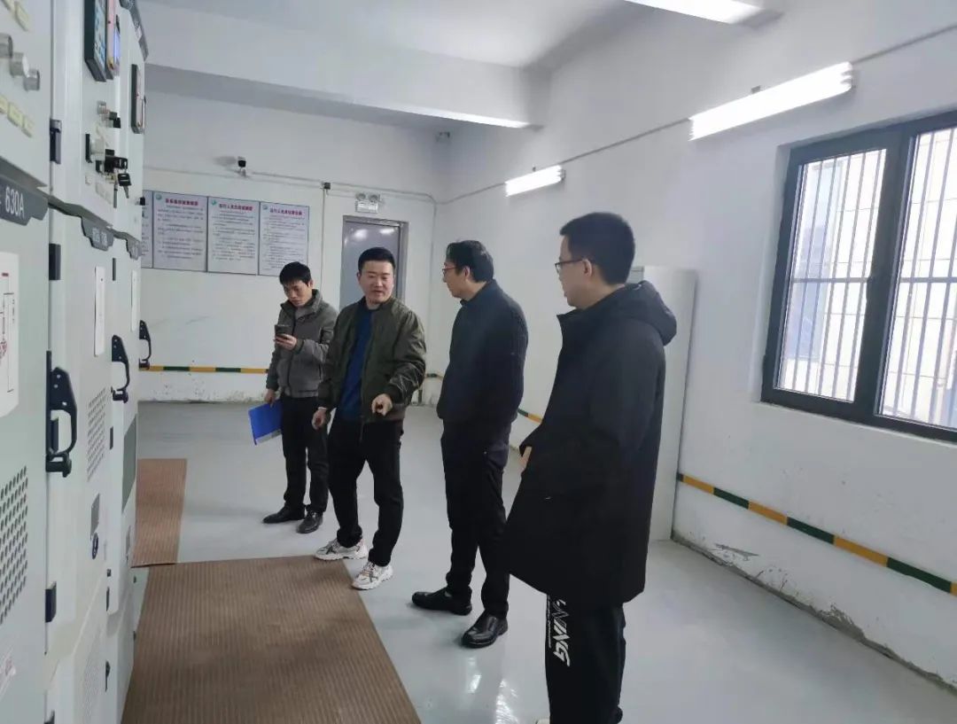 朱家伶带队开展市场节前安全检查