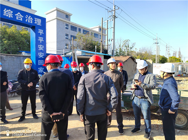 赛城建筑公司对在建项目开展安全生产、质量进度、文明施工大检查