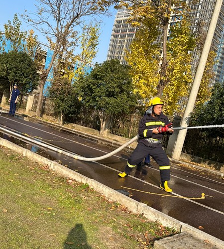 勤训勤练拼成绩--微型消防站技能比武竞赛
